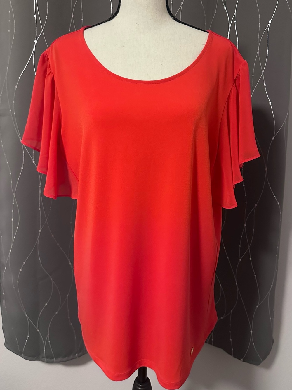 Calvin Klein Red Flutter Sleeve Scoop Neck Top - Large